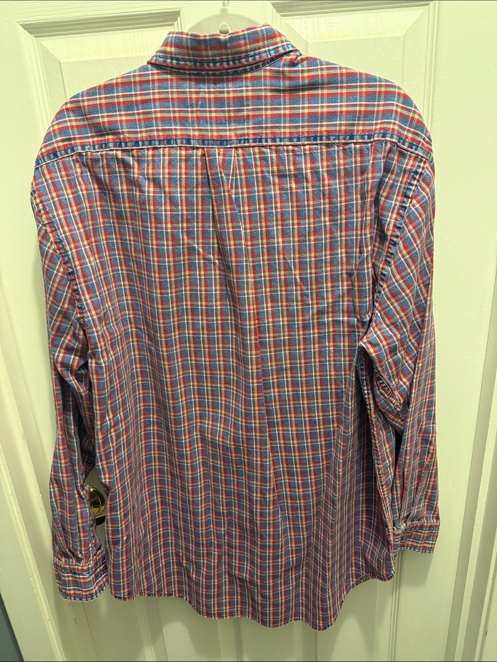 Vintage Abercrombie & Fitch Men’s Red, Blue and White Plaid Button-Down Shirt - Picture 5 of 5